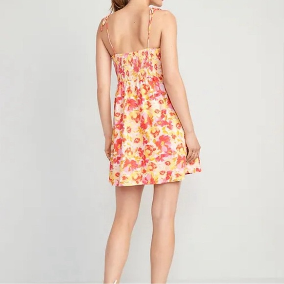 Old Navy Pink Watercolor Floral Fit & Flare Dress size LARGE. - Picture 3 of 6